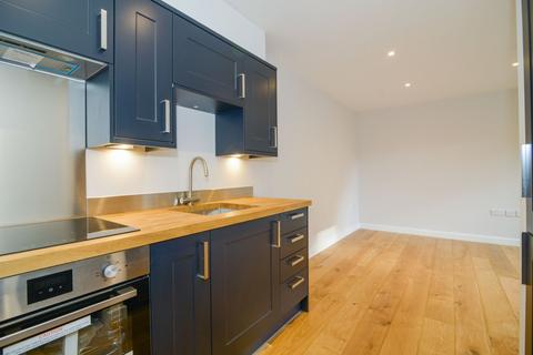 1 bedroom detached house to rent, Observatory Road, East Sheen, London