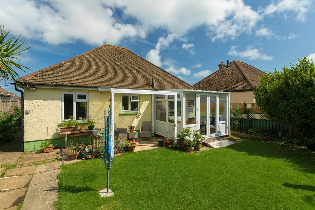 Queensway, Dymchurch, Romney Marsh, TN29 2 bed detached bungalow £335,000
