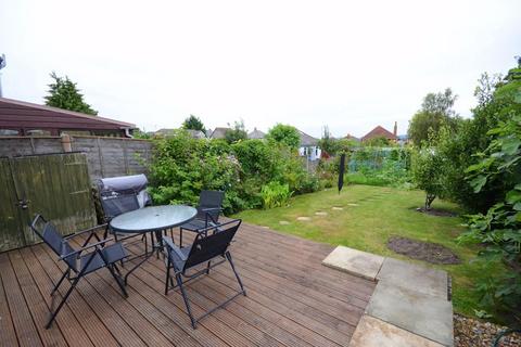 3 bedroom semi-detached house to rent, Houlton Road, Poole BH15