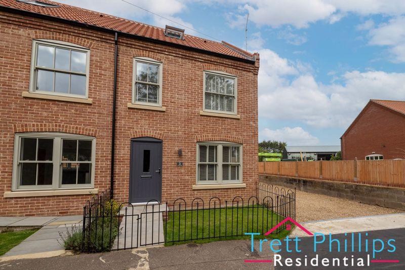 The Staithe, Stalham 3 bed end of terrace house £310,000