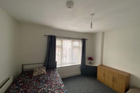 Studio to rent, Patchwork Row, Shirebrook