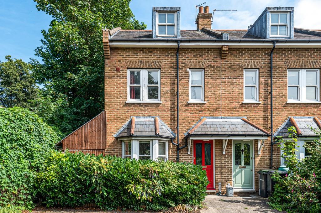 Cressingham Road London SE13 3 bed end of terrace house for sale £560,000