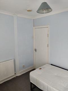 House share to rent, Chapter Road, Willesden Green, London, NW2