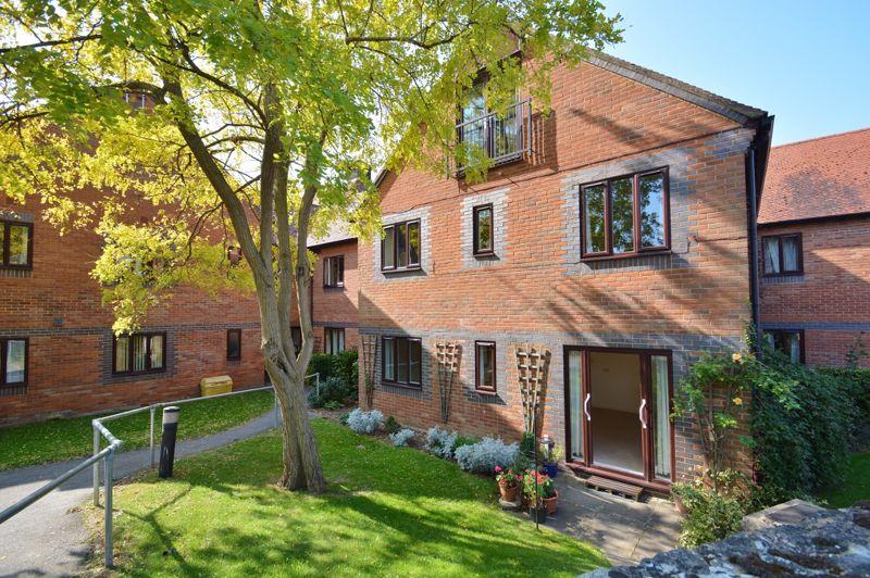 Sharman Beer Court, Thame 2 bed retirement property £235,000