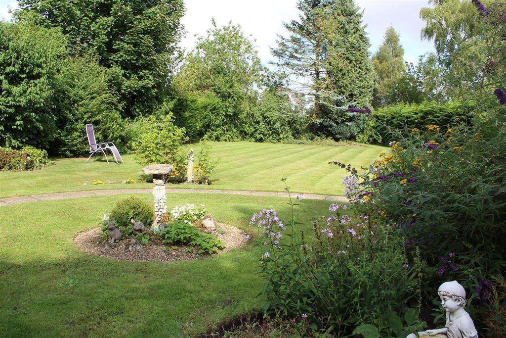Londesborough Road, Market Weighton, York 4 bed detached house £550,000