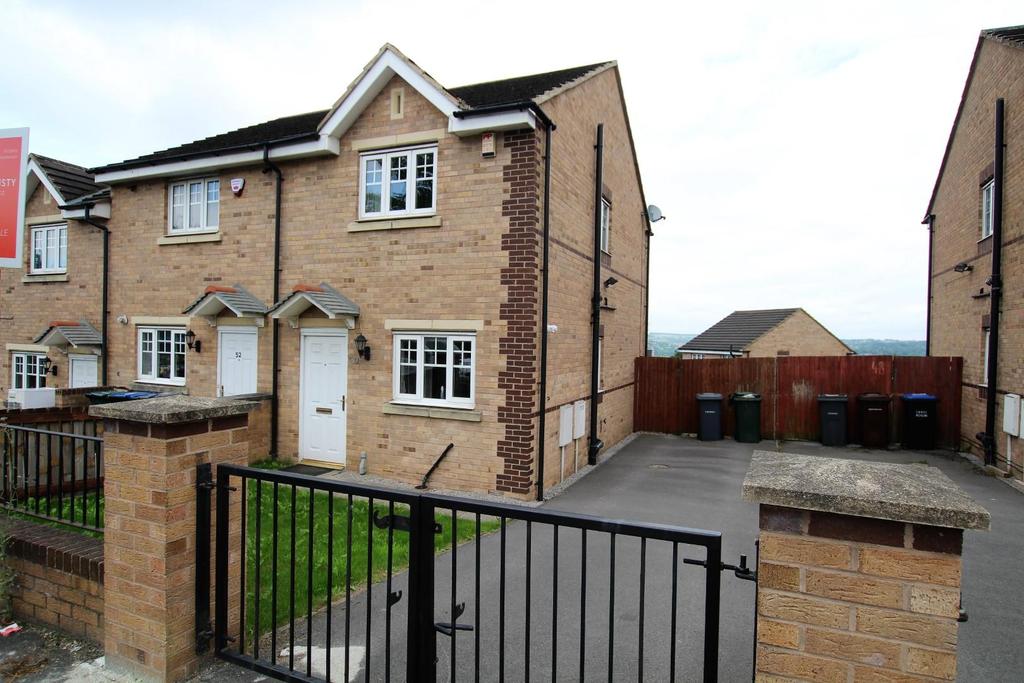 Rowantree Drive, Idlethorp, Bradford 2 bed townhouse £625 pcm (£144 pw)
