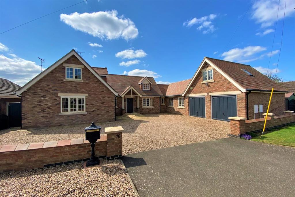 Willoughby Road, Bourne 4 bed detached house £600,000