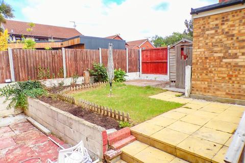 12 Chadwick Close, Northfleet, Gravesend, DA11 8SA