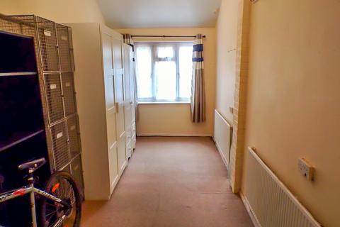 12 Chadwick Close, Northfleet, Gravesend, DA11 8SA