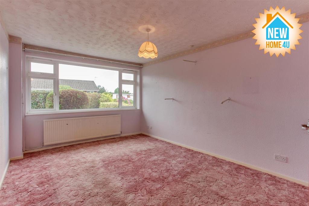 Main bedroom: