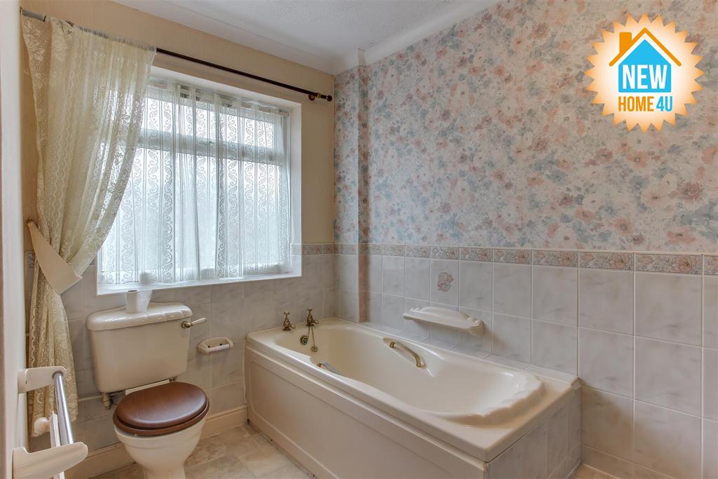 Family bathroom:
