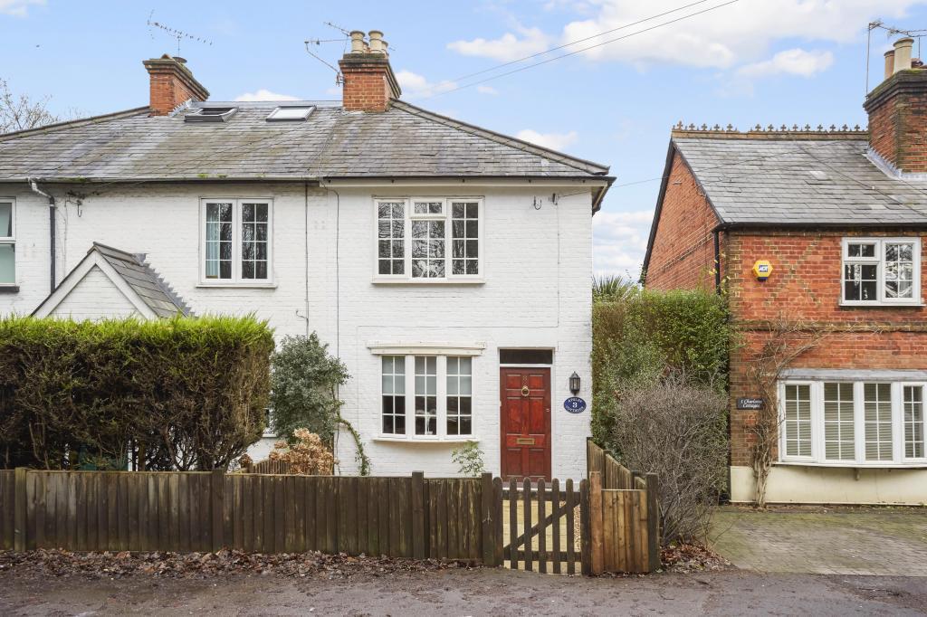 Apsley Cottages, Ascot 2 bed end of terrace house for sale £475,000