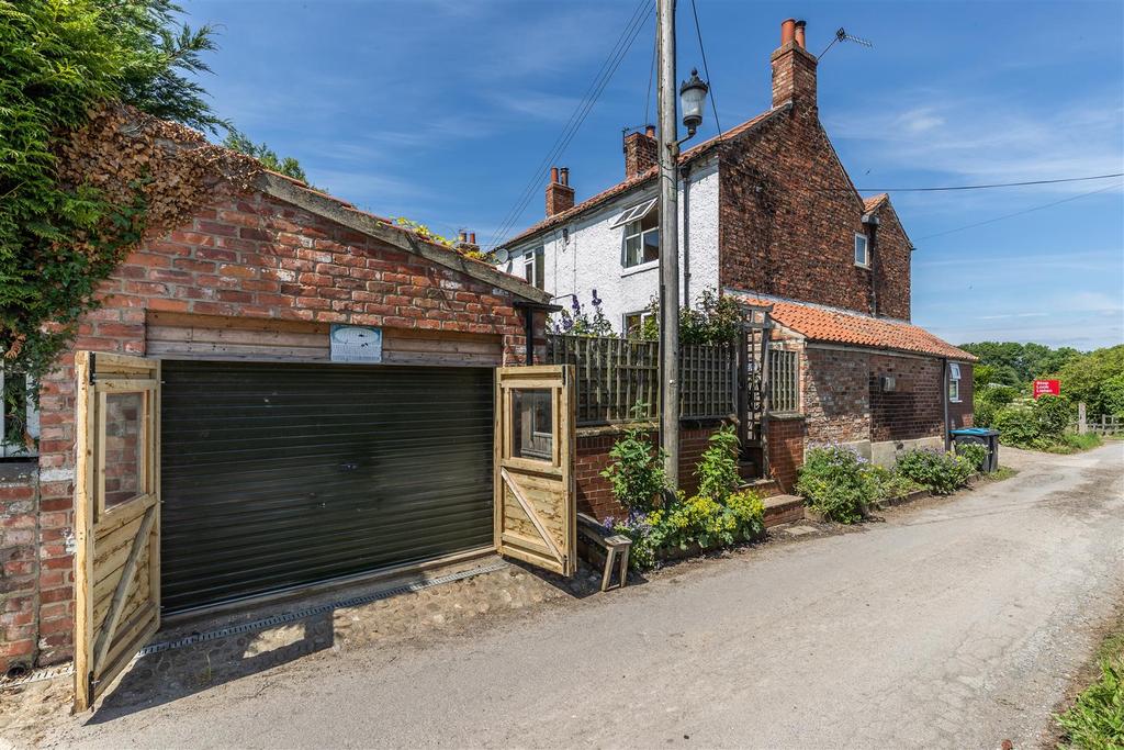 Railway View, Ainderby Steeple, Northallerton 2 bed end of terrace