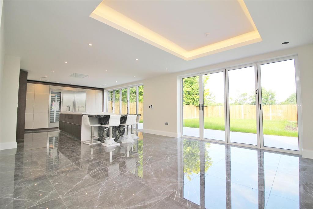 Barham Avenue, Elstree 5 bed detached house £3,000,000