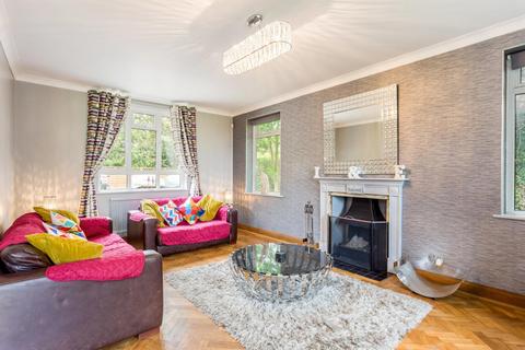 Greenfields Bishops Farm Close, Oakley Green, Windsor, SL4 5UN