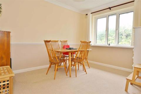8 Bourne Vale, Plaxtol, Sevenoaks, TN15 0QT