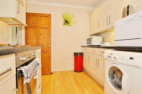 8 Bourne Vale, Plaxtol, Sevenoaks, TN15 0QT