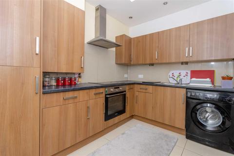 Flat 1, 1 Becket Road, Worthing, BN14 7EY