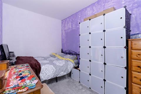 Flat 1, 1 Becket Road, Worthing, BN14 7EY