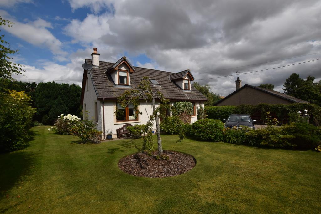 Feus, Auchterarder 4 bed detached house £260,000
