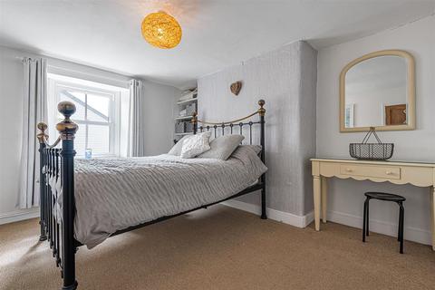 10 Fore Street, Tywardreath, Par, PL24 2QP