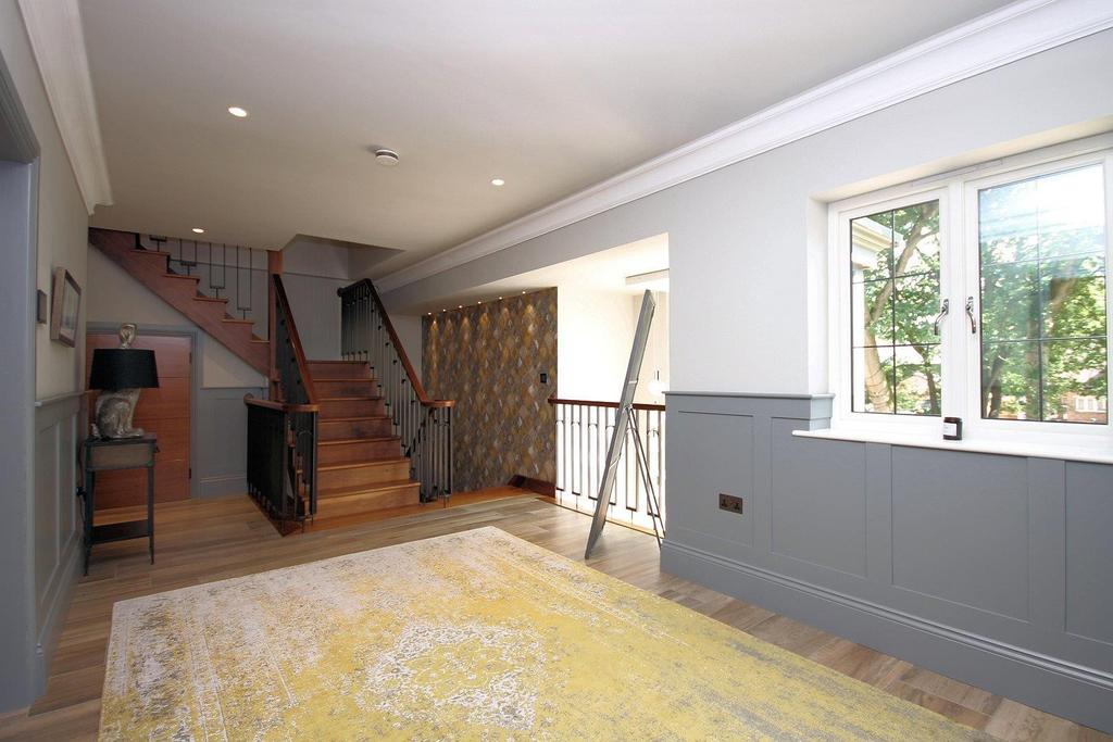 Part Galleried Landi