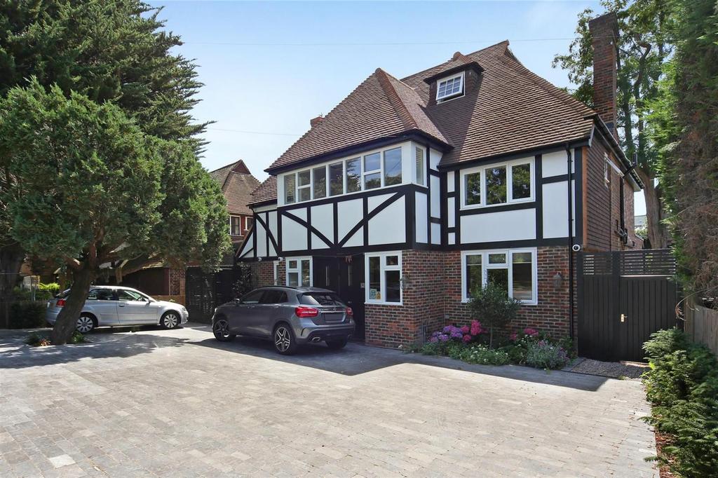 Bathgate Road, Wimbledon, London, SW19 6 bed detached house £17,500