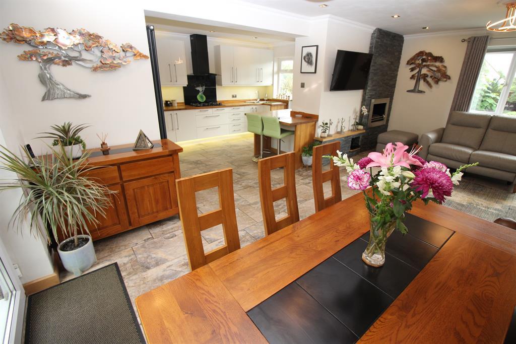 Church Road, Easter Compton, Bristol, BS35 5RN 3 bed detached bungalow