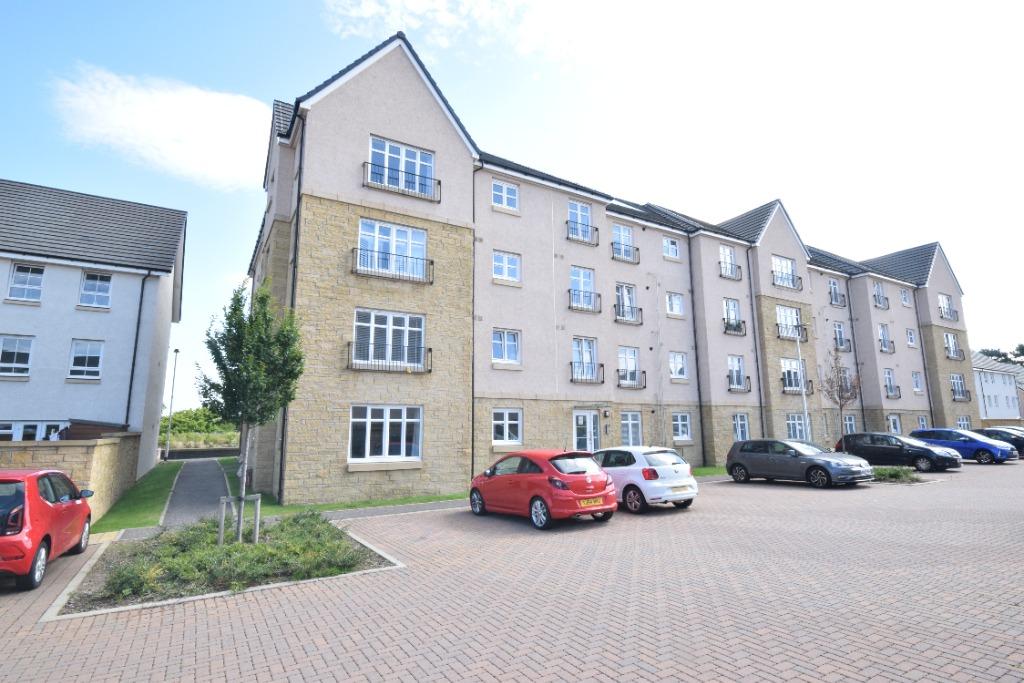 Cowgill Gardens, Liberton, Edinburgh, EH16 6FP 2 bed apartment £240,000