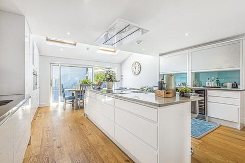 8 Winterdown Gardens, Esher, KT10 8NB