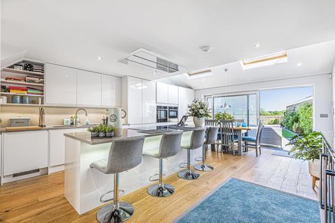 8 Winterdown Gardens, Esher, KT10 8NB