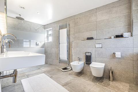 8 Winterdown Gardens, Esher, KT10 8NB