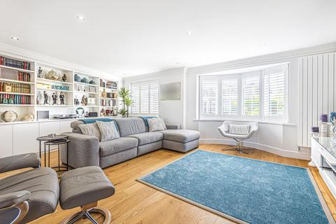 8 Winterdown Gardens, Esher, KT10 8NB