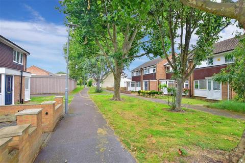 74 Woodrush Way, Romford, RM6 5BL