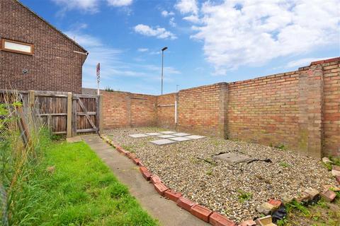74 Woodrush Way, Romford, RM6 5BL