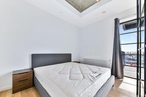 Studio to rent, Rendel House, Goodluck Hope, London, E14