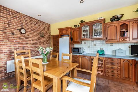 116 Station Road, Ryhill, Wakefield, WF4 2BZ