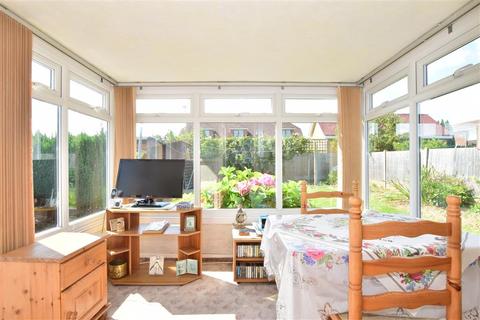 2 bedroom semi-detached bungalow for sale - Finchingfield Way, Wickford, Essex