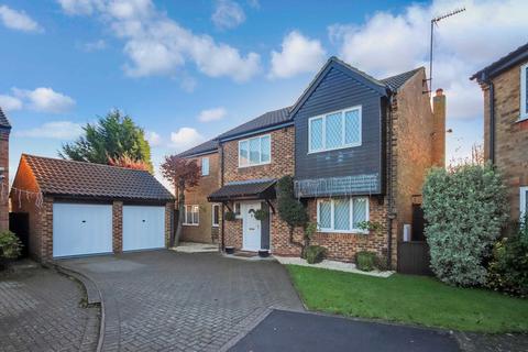 15 Bunyan Close, Tring, HP23 5PS