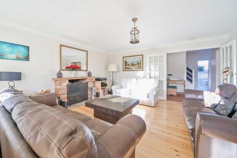 15 Bunyan Close, Tring, HP23 5PS