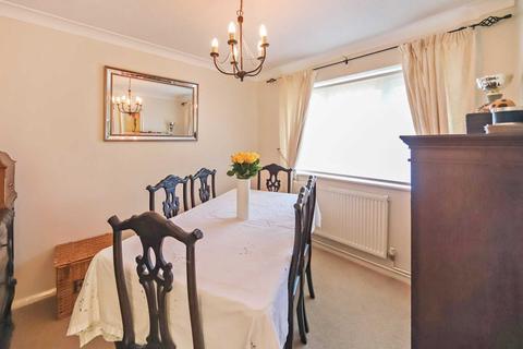 15 Bunyan Close, Tring, HP23 5PS
