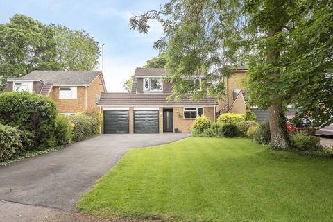 11 Brookfield Close, Tring, HP23 4ED