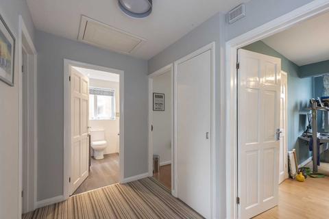 11 Brookfield Close, Tring, HP23 4ED