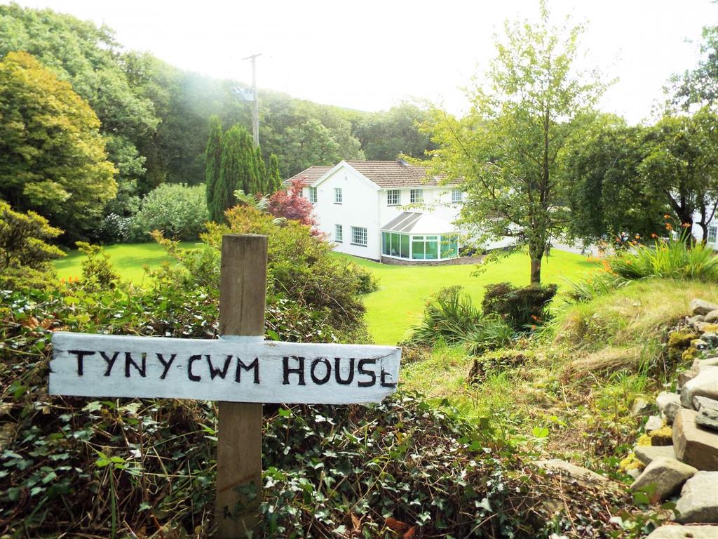 TynYCwm House, Rhos, Pontardawe, Swansea SA8 3EY 4 bed country house
