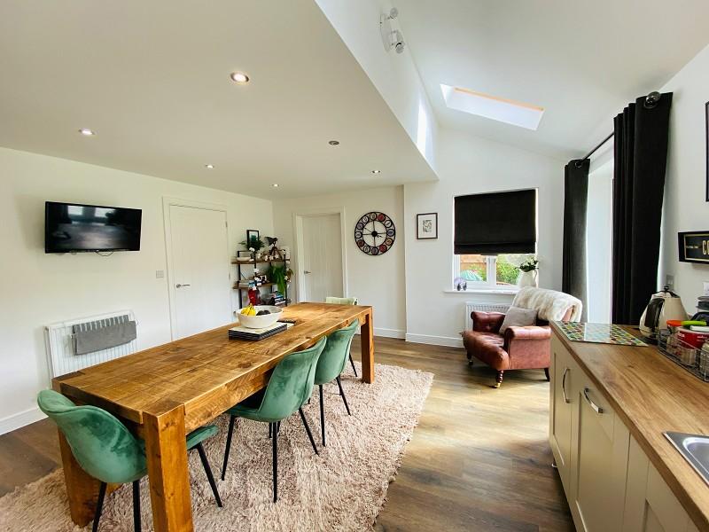 Fitted Dining Kitchen2