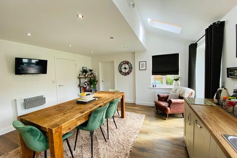 2 Baker Road, Wingerworth, Chesterfield, S42 6GR