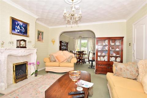 8 Chilton Way, Dover, CT17 0QA