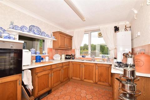 8 Chilton Way, Dover, CT17 0QA