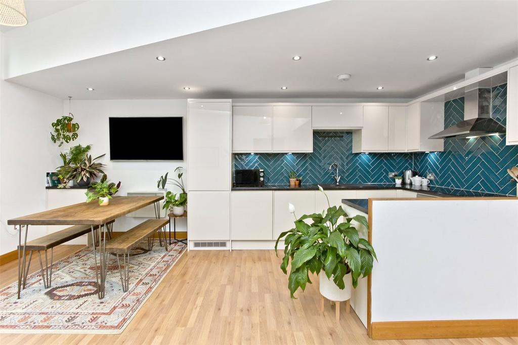 Kitchen/Dining
