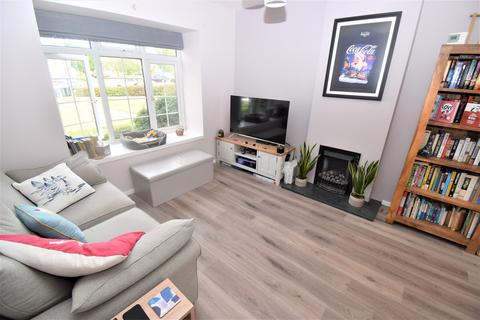 10 Penfold Close, Bishops Tachbrook, Leamington Spa, CV33 9SF